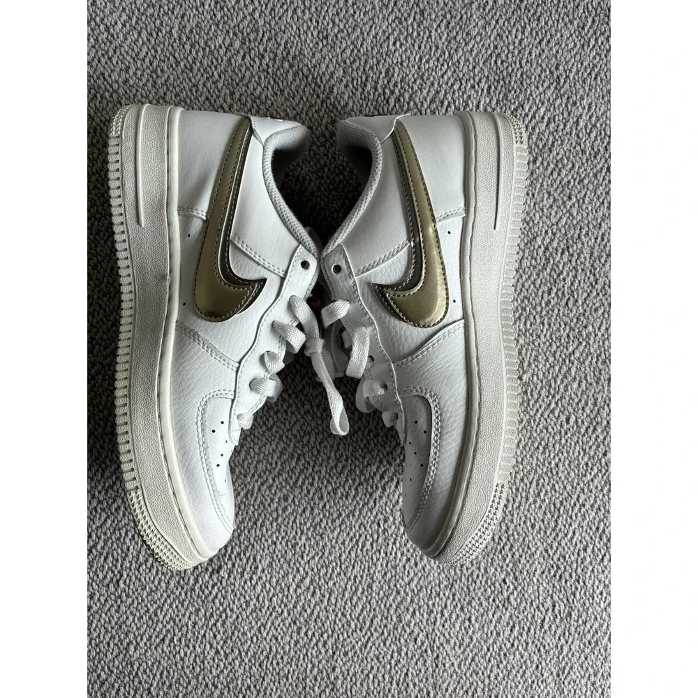 Nike Air Force 1 LV8 Double Swoosh White Gold Silver Sneakers Size 5.5Y - Picture 5 of 16